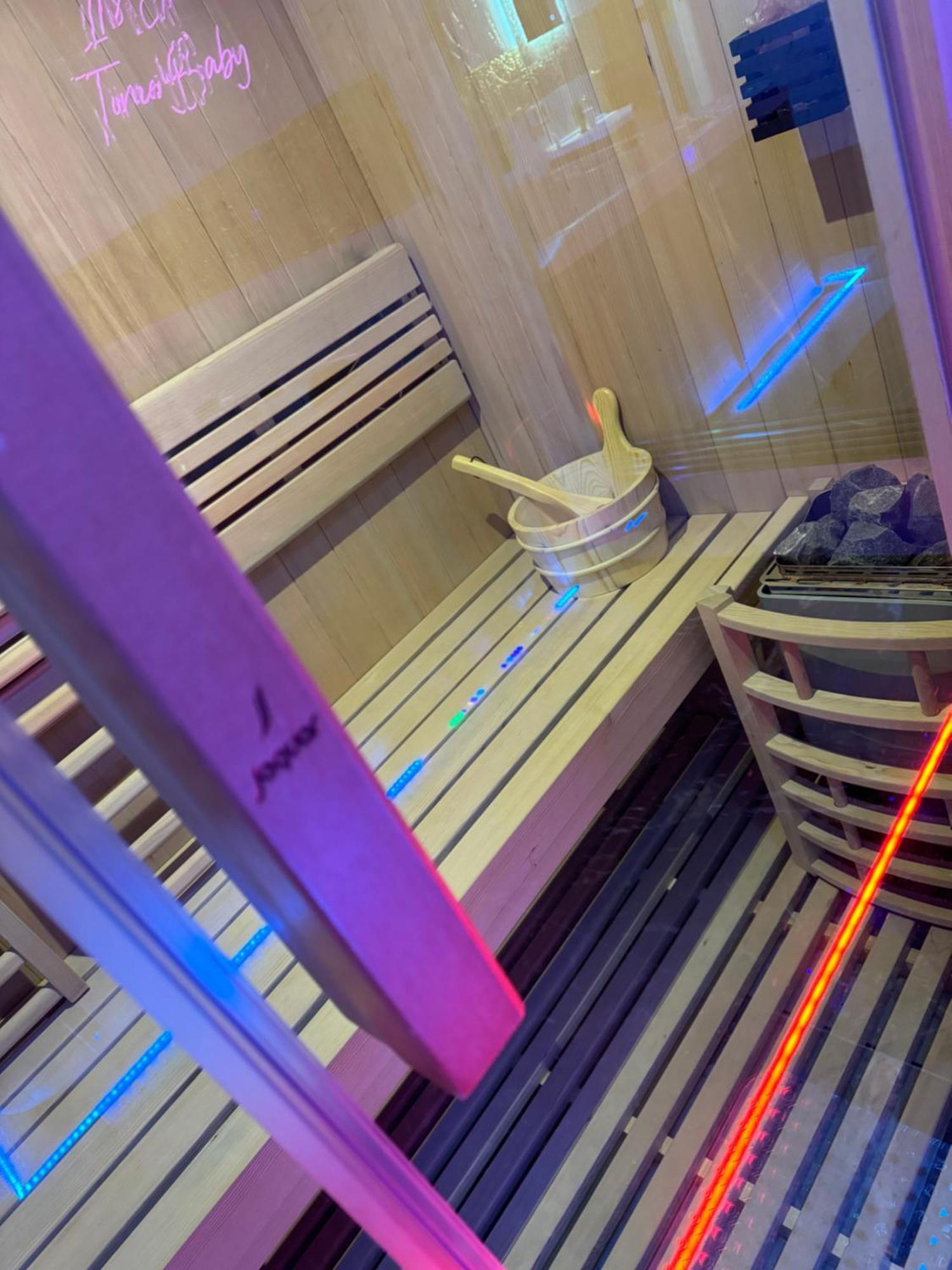 Highfield Private Spa Apartment 布雷得佛 外观 照片